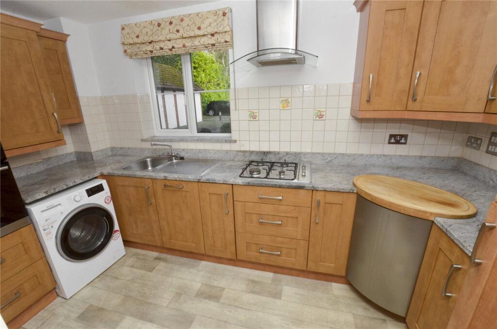 Apartment in Ferndown, West Moors - View 4