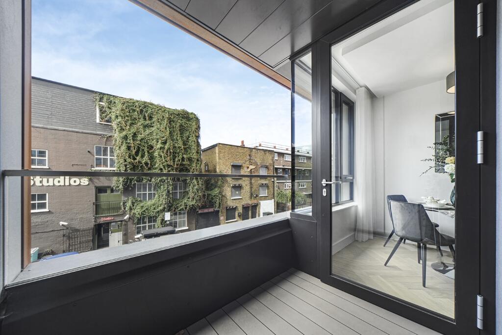 Hoxton, Dawson Street London E2 photo 4