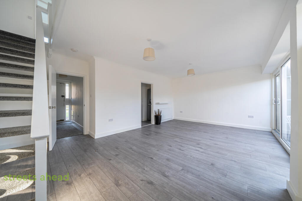 House in London - View 2
