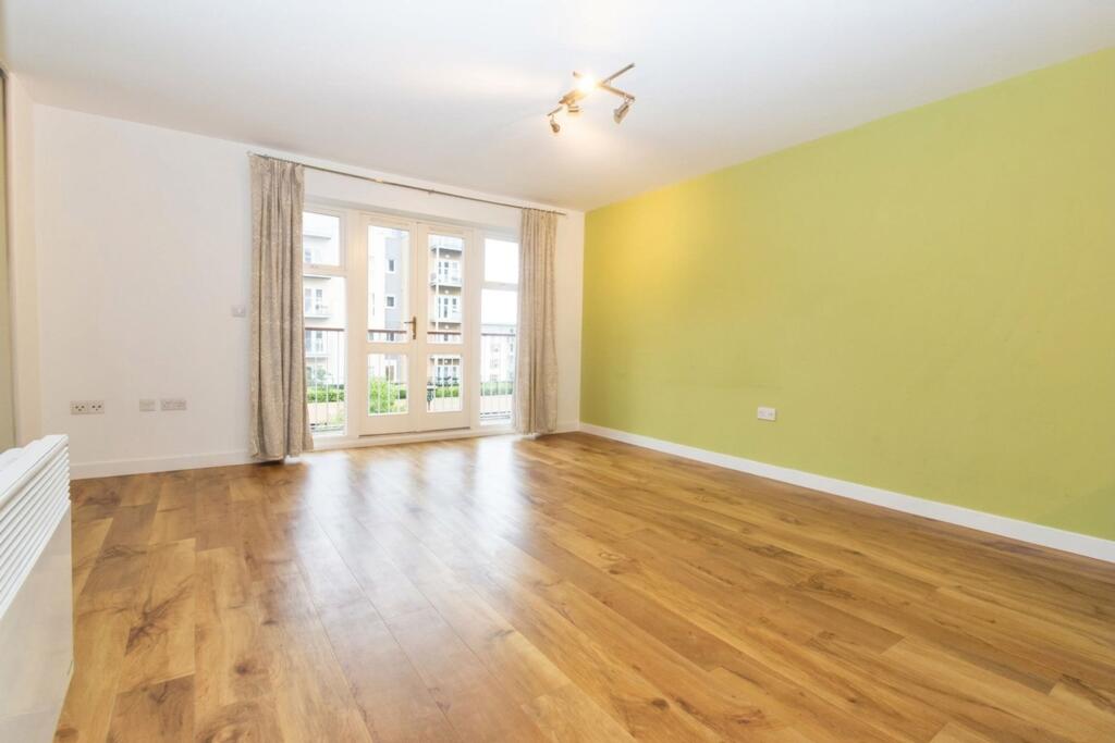 Apartment in Southall - View 4