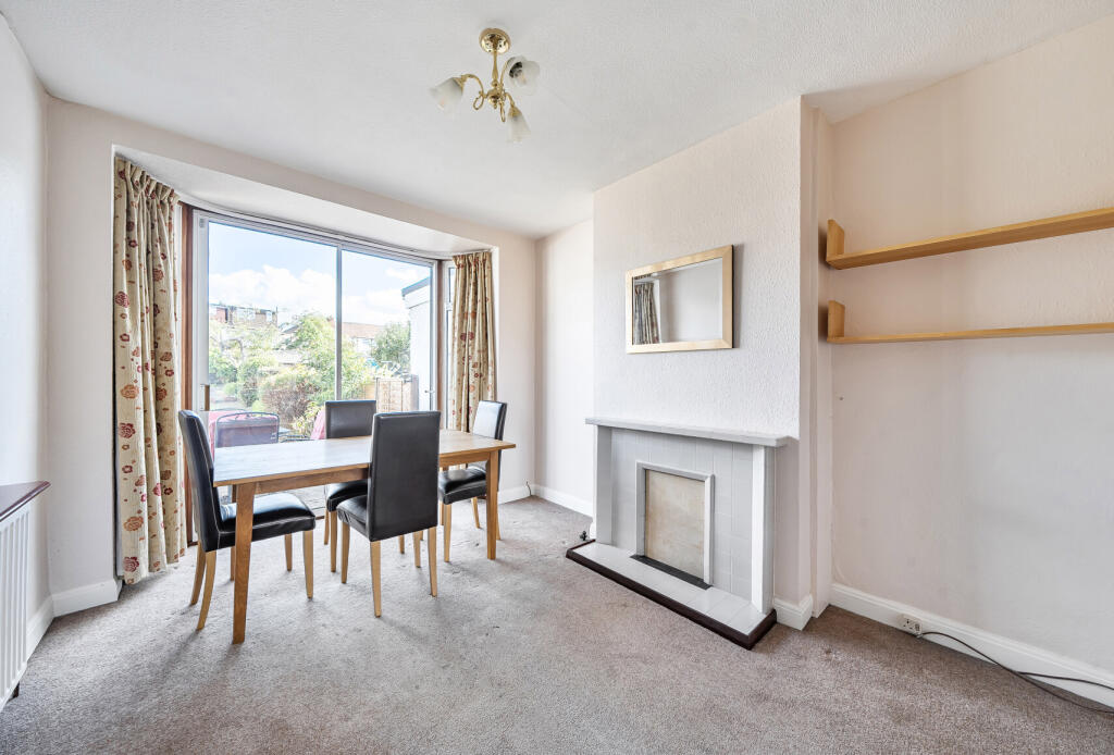 House in London, Worcester Park - View 5
