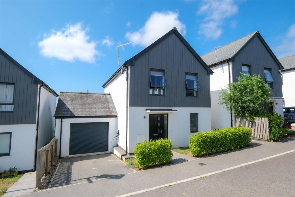 House in Plymouth - View 4