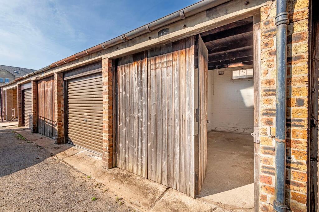 Main image of property: Alexandra Place , St Andrews , KY16