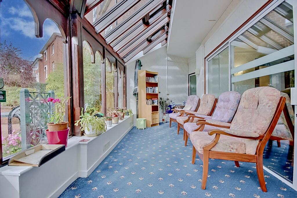 Apartment in Worcester - View 5