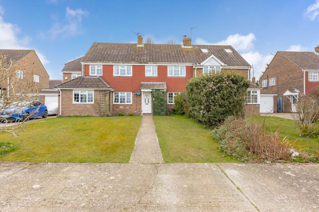 3-bed terraced on Oakmede Way, Ringmer, BN8, £355,000