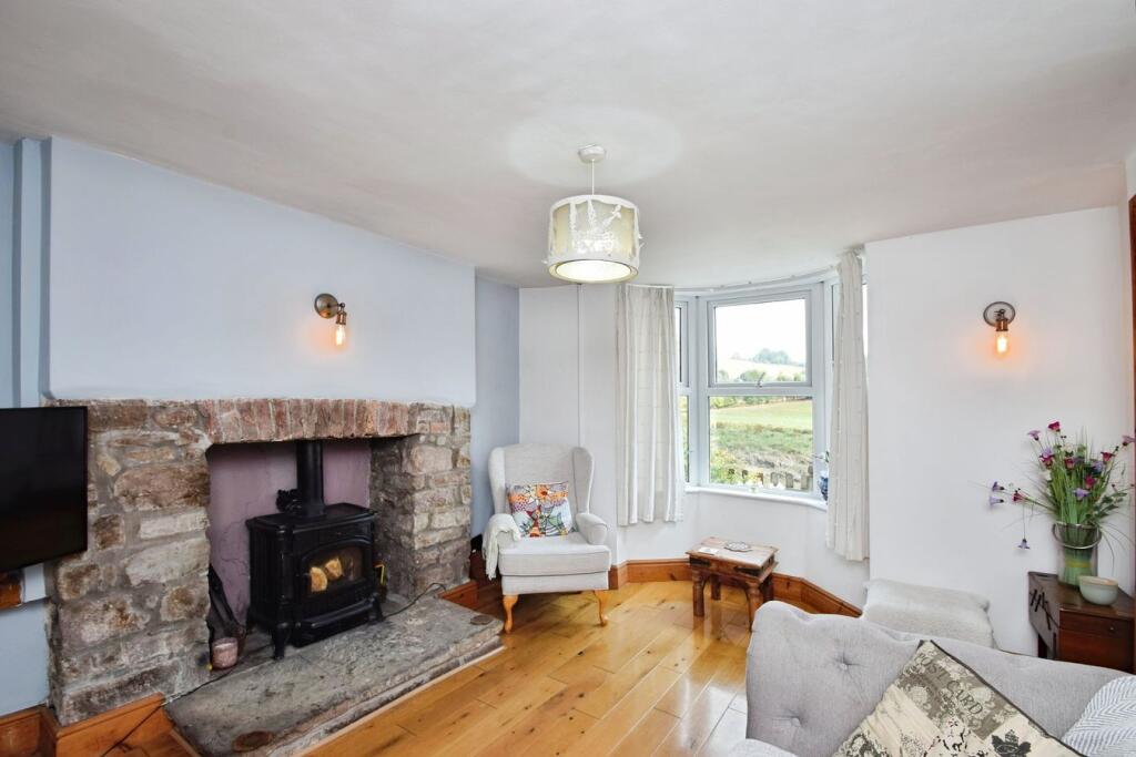 House in Newport - View 4