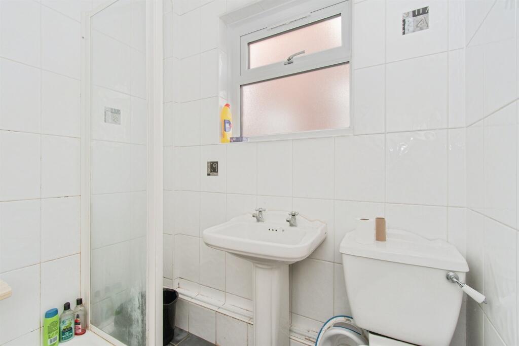 House in Wakefield, West Yorkshire - View 5