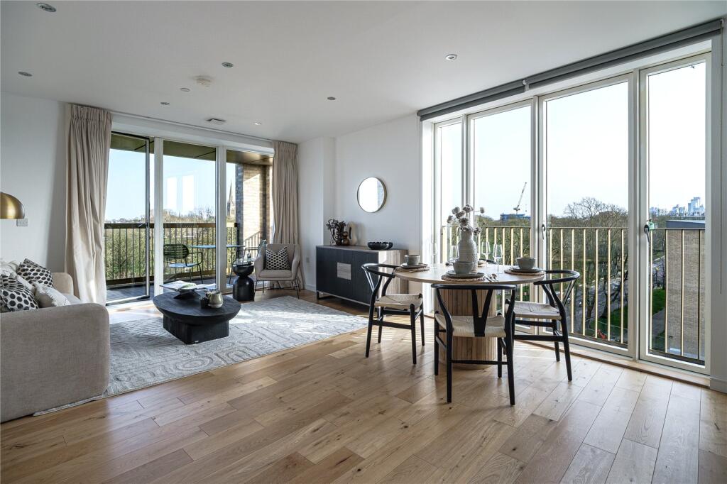 Main image of property: Kimpton Court, Clissold Park, Hackney, London, N4