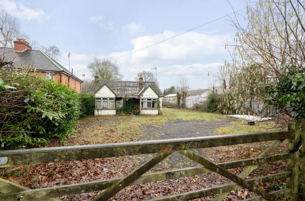 Main image of property: Finchampstead Road, Finchampstead, Wokingham, Berkshire, RG40