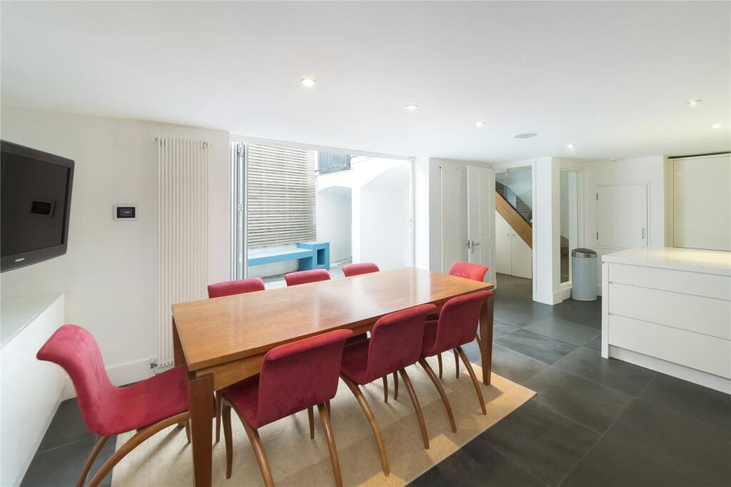 House in London - View 3