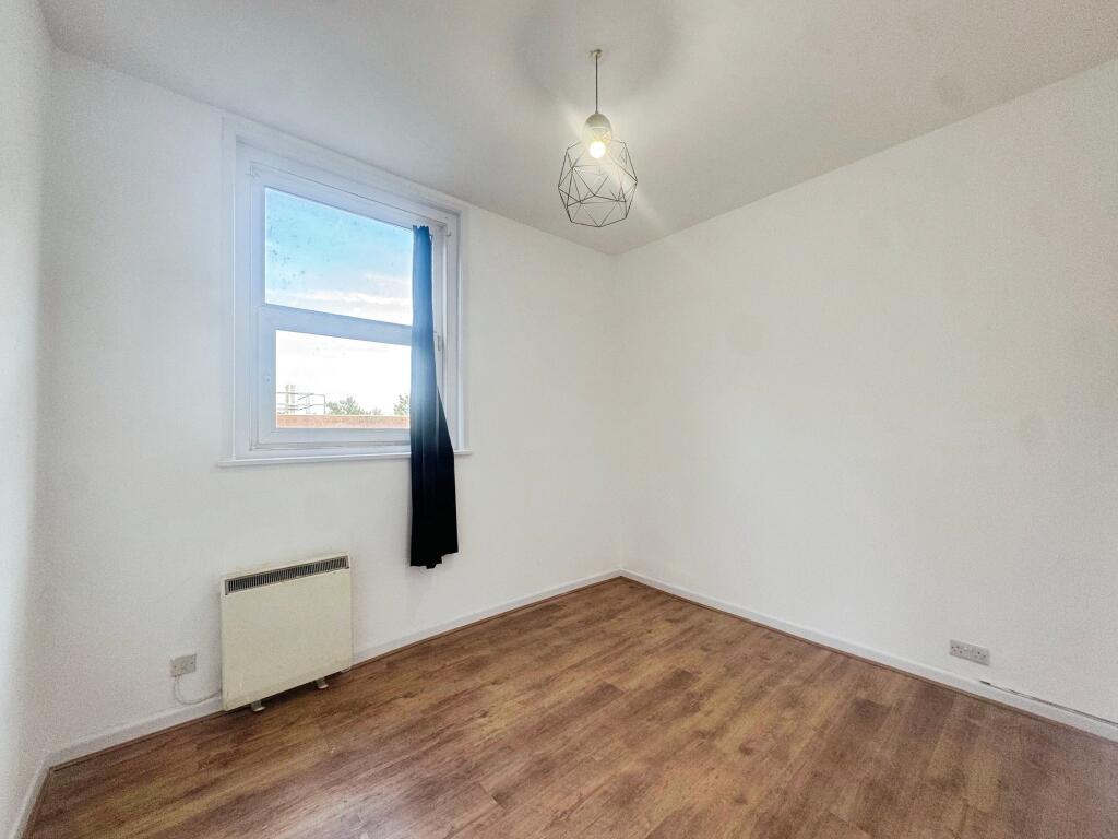 Apartment in Salisbury - View 5