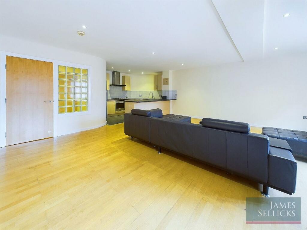 2-bed apartment on The Needleworks, Albion Street, Leicester, £205,000