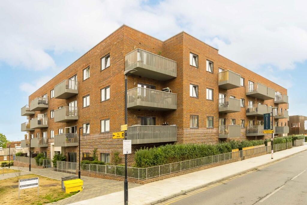 Apartment in London - More