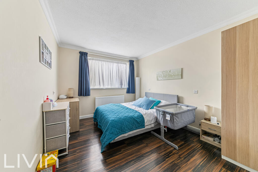 Apartment in Croydon - View 3
