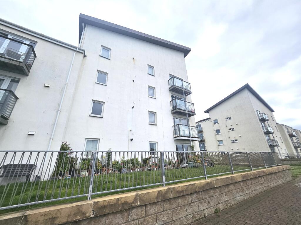 Main image of property: 41 Mariners View, Ardrossan, KA22 8BF