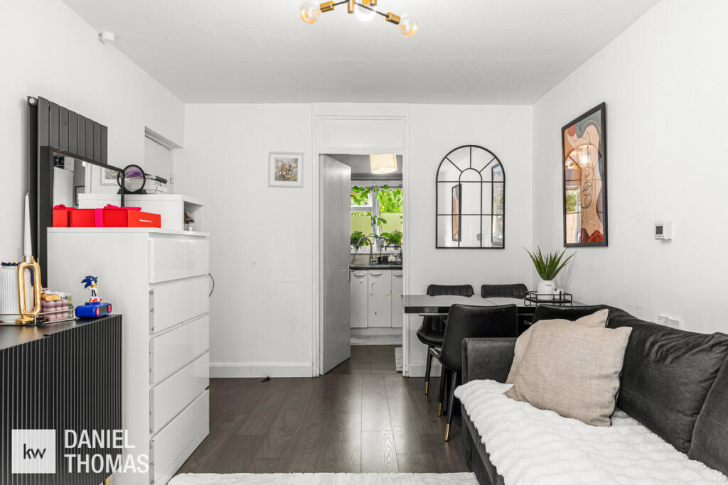 Apartment in Enfield - More
