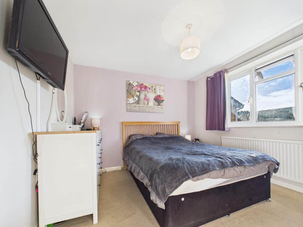 Newbery Close, Tilehurst, RG31 – další
