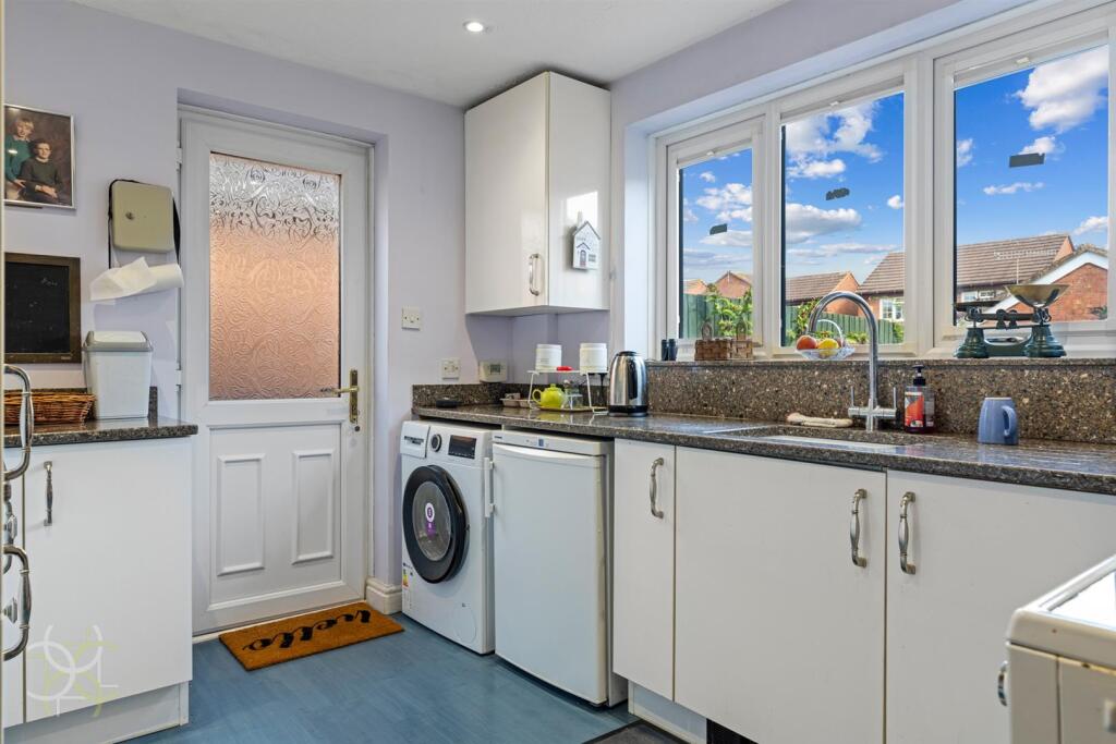 House in Worcester - View 4