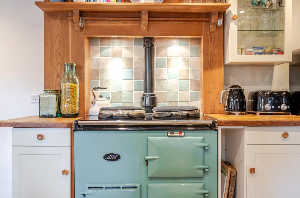 House in Waverley, Wonersh - More