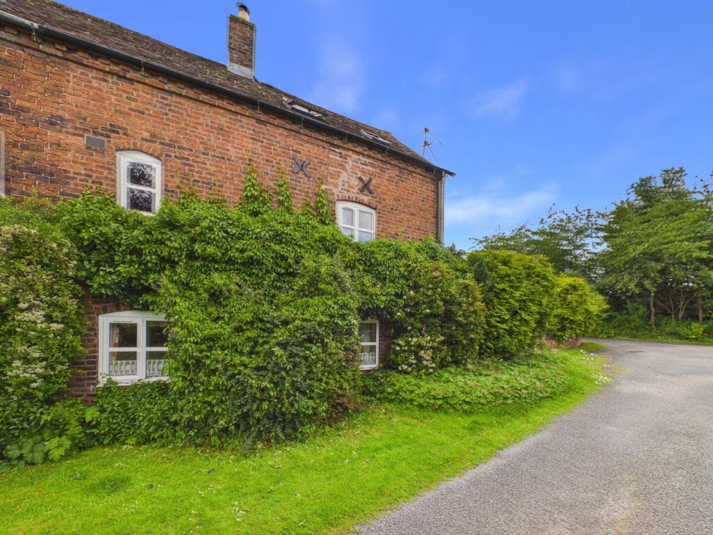 59 Pave Lane, Chetwynd Aston, Newport photo 2