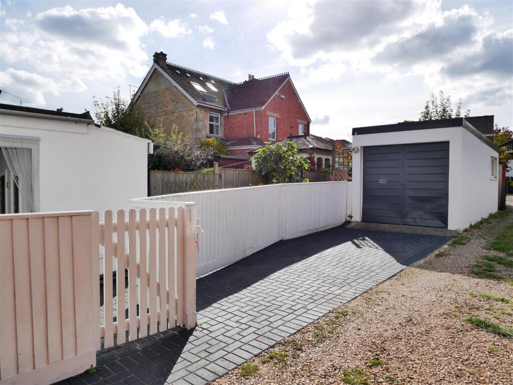House in Swindon - View 3