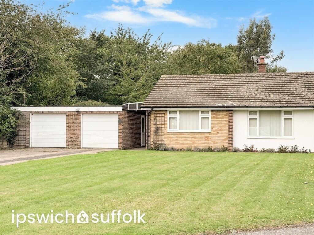 3-bed semi-detached on Collimer Close, Chelmondiston, £389,950