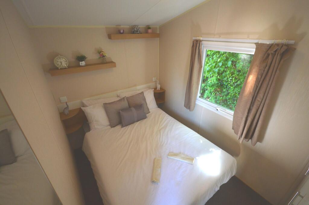 2014 Willerby Vacation, Dawlish Sands Holiday Park, Dawlish Warren, Devon, EX7 0PG - More