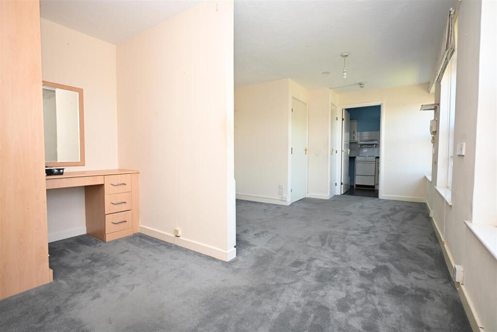Apartment in Reading - More