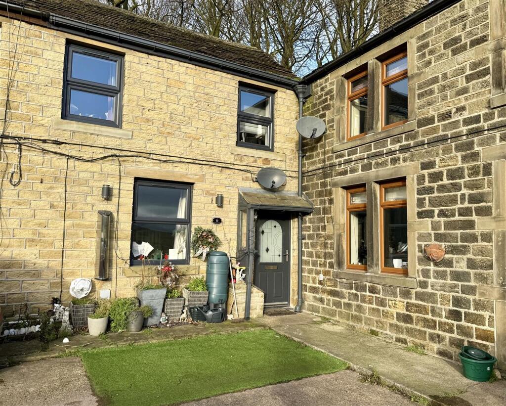 2-bed other on Sunside Cottages, Birdsedge, Huddersfield HD8 8XW, £200,000