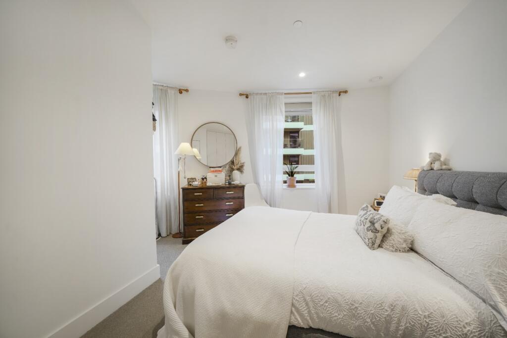 Apartment in London - View 5