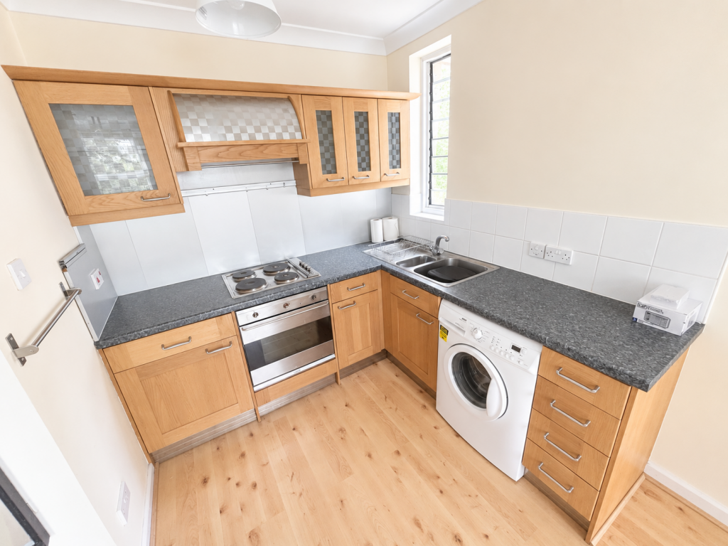 Apartment in Warwick, Milverton, Royal Leamington Spa - View 3