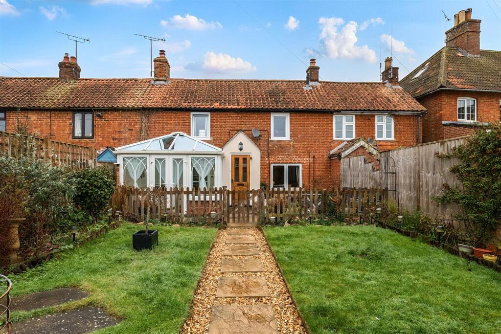 Main image of property: The Leaze, Bromham, SN15
