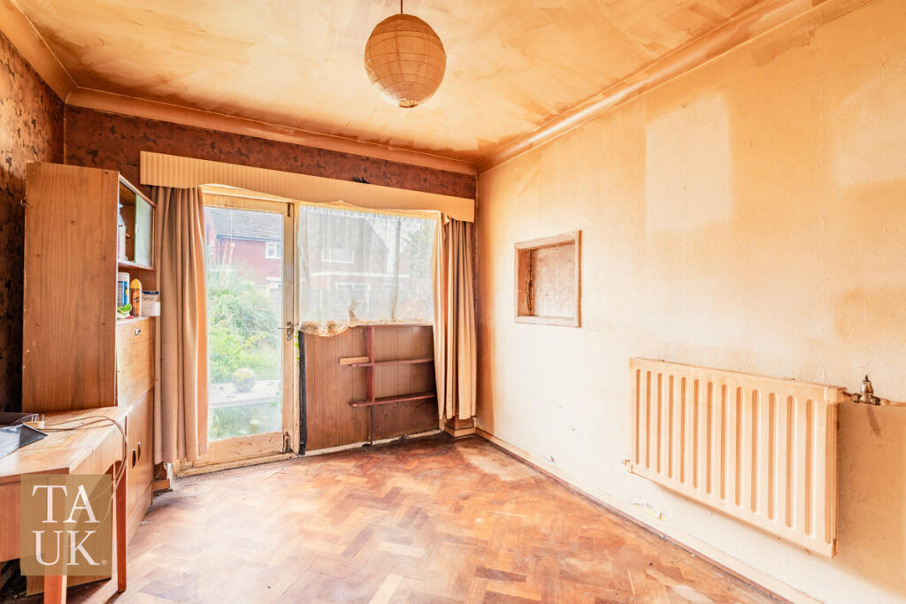 House in Upton, Overchurch Hill - View 4