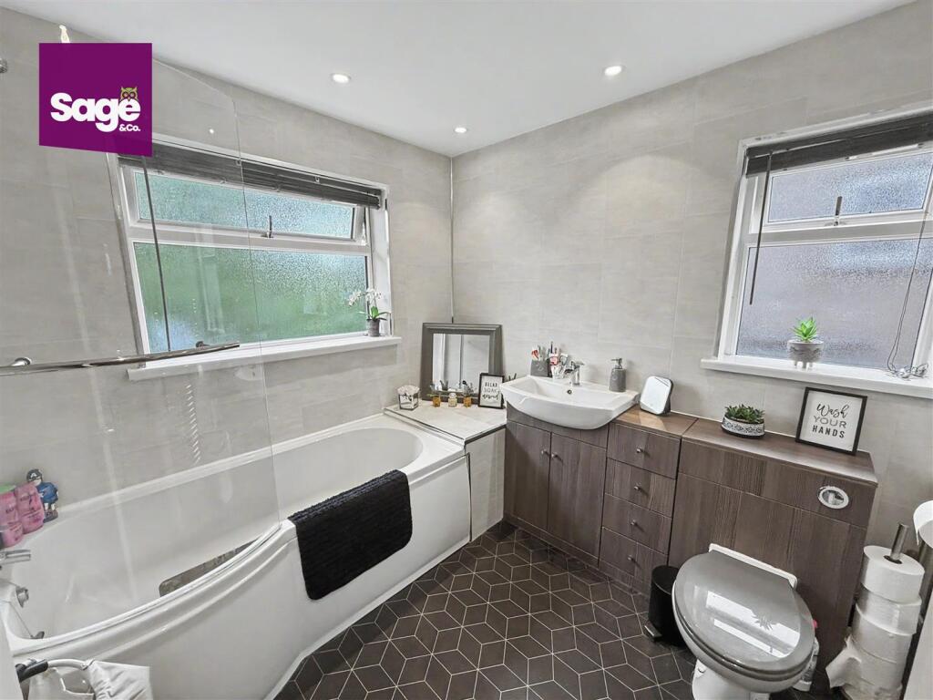 House in Risca - View 5