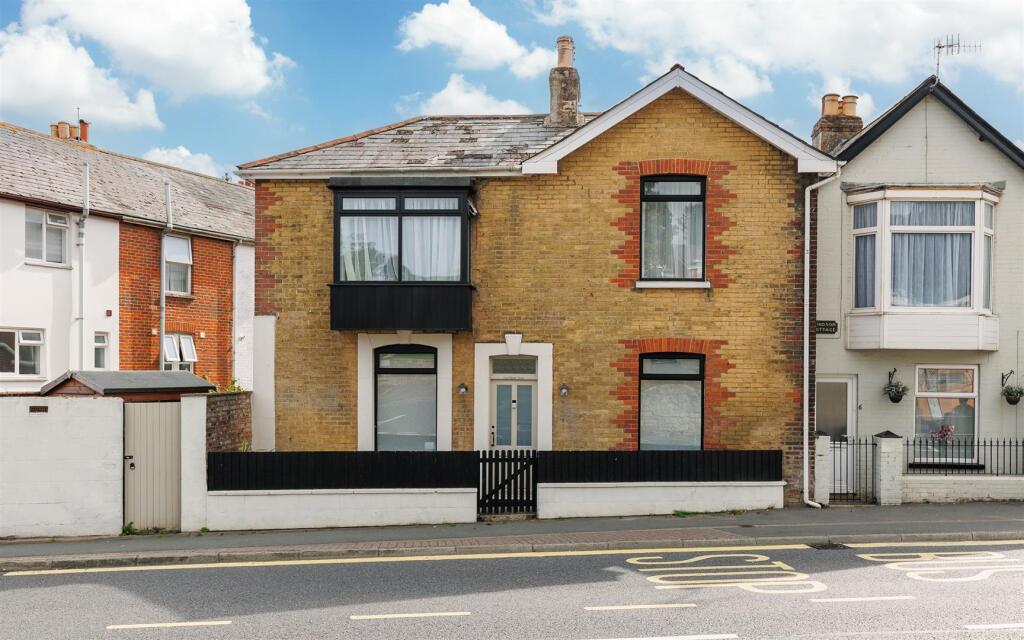 Main image of property: IMMACULATE PERIOD PROPERTY IN CENTRAL COWES - Park Road, Cowes