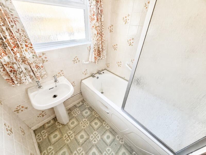 House in Slough, Windsor and Maidenhead - More