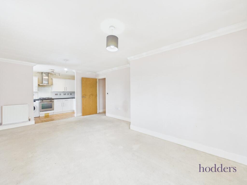 Apartment in Runnymede, Chertsey - View 3