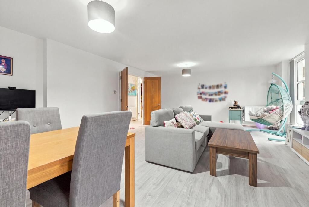 Apartment in London - More