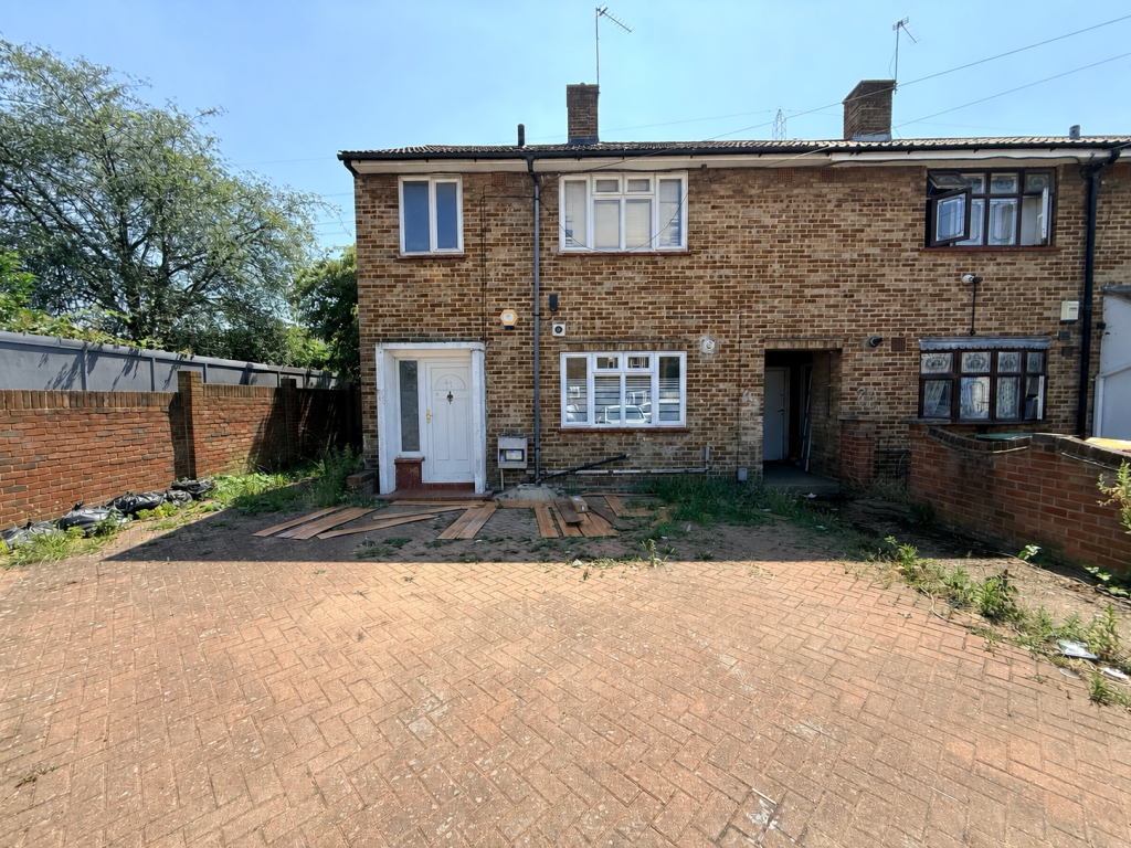 Main image of property: Murray Square, E16