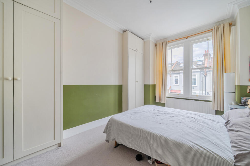 House in London - View 5