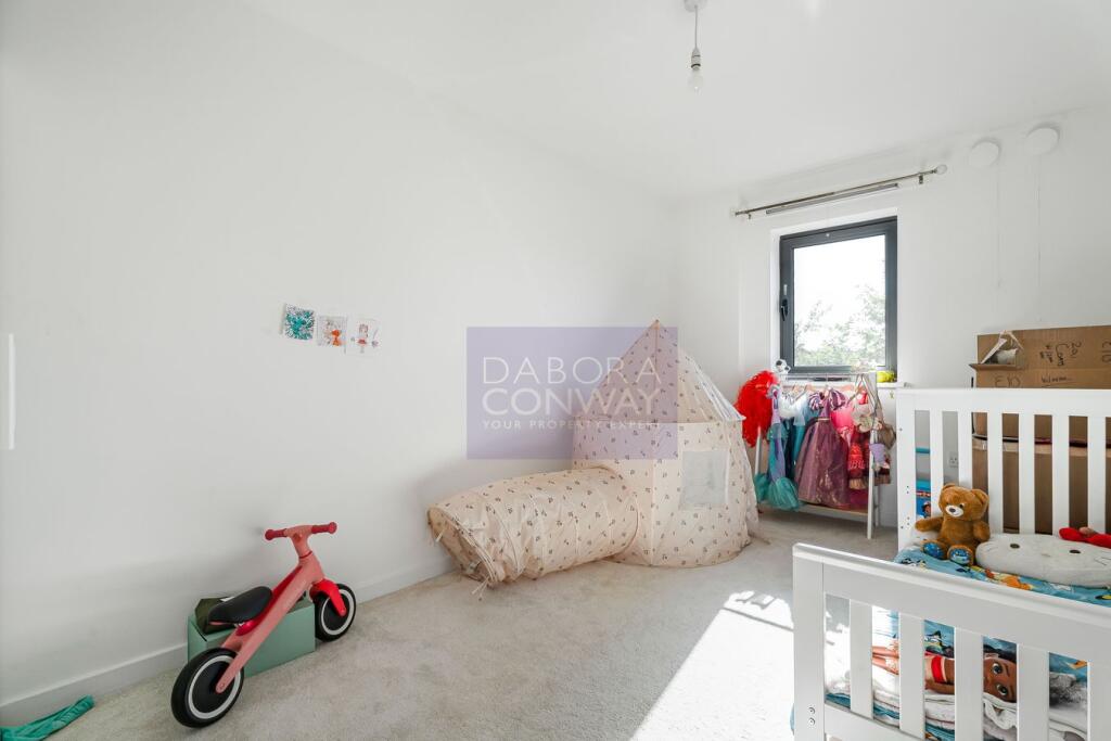 Apartment in London, South Woodford - View 5