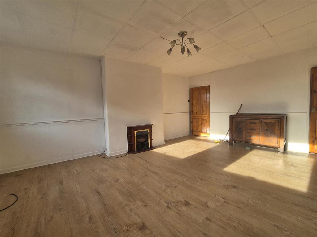 Main image of property: Stockport Road, Ashton-Under-Lyne