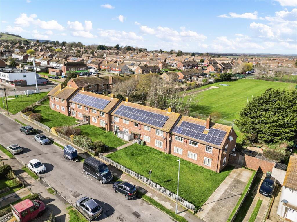 Parkfield Avenue, Eastbourne photo 2