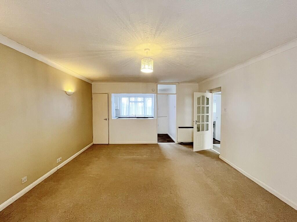 Apartment in Southend-on-Sea - View 2