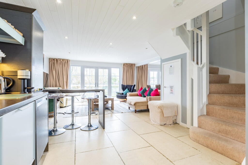 Isis lake,Isis & Windrush Lakes,Cirencester,Gloucestershire,GL7 5TL photo 5