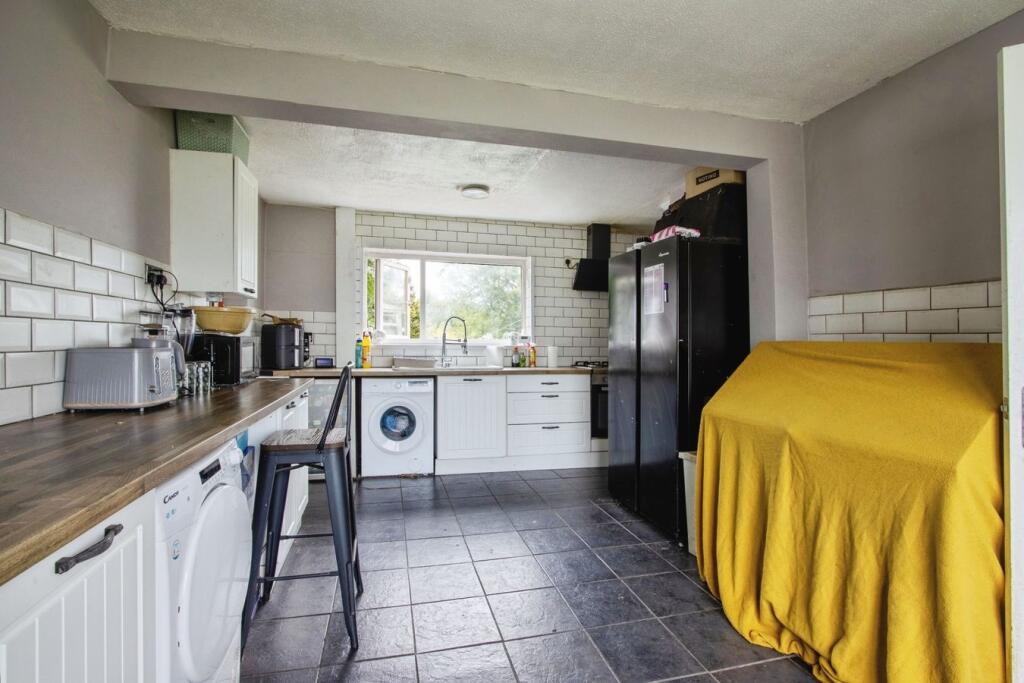House in Wakefield - View 5