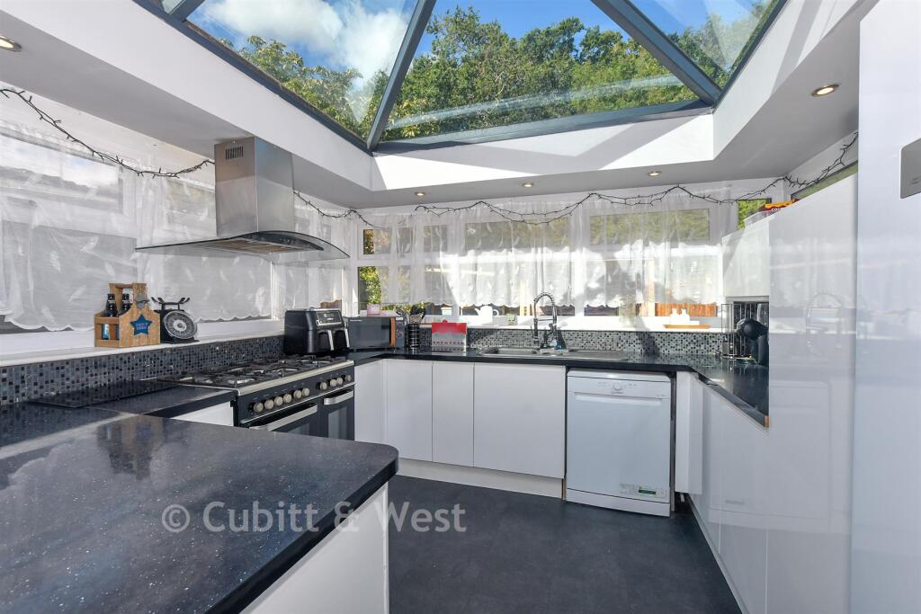 House in Havant, West Leigh - View 5