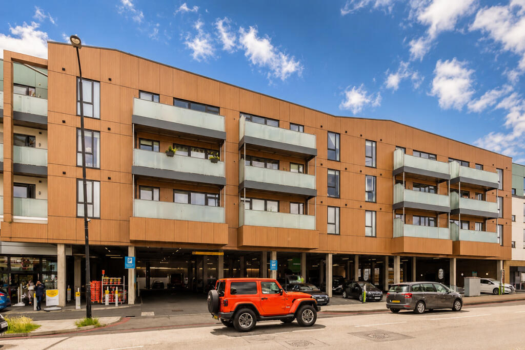 Apartment in Bromley - View 4