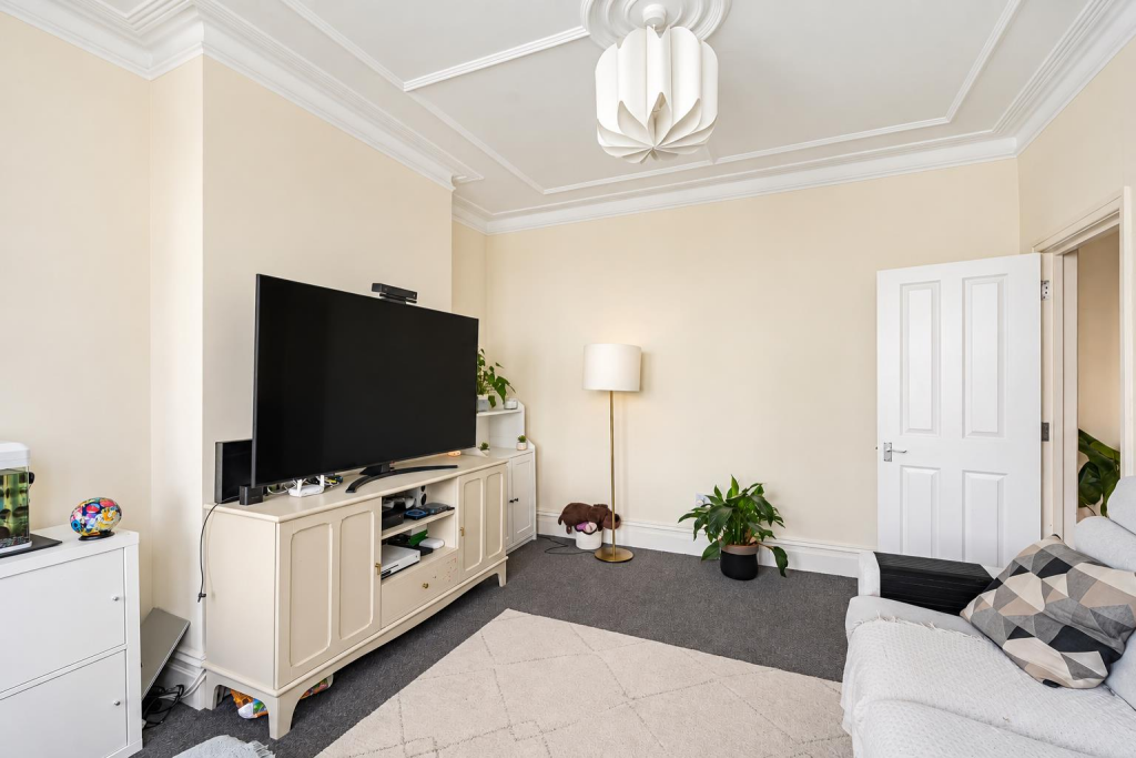 House in London - View 5