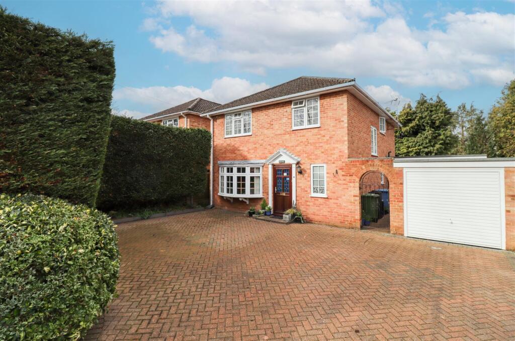 4-bed detached on Westover Road, Fleet, £675,000